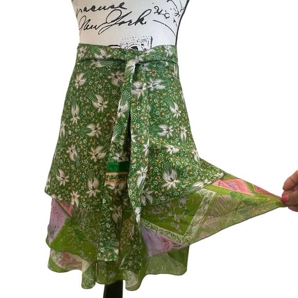 EARTHBOUND TRADING Co. WRAP SKIRT GREEN FLORAL SILK ONE SIZE FIT MOST FAIRY CORE - Picture 4 of 16
